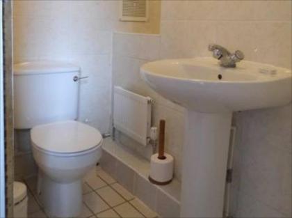 Averon Guest House - image 12