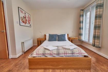 Castle Apartments - image 1