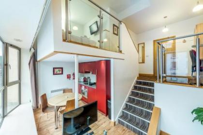 KM Apartments - image 13