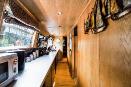 The Four Sisters Boatel - Houseboat - image 15