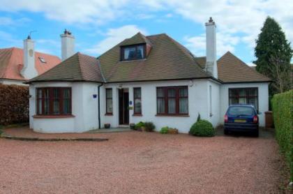 Acer Lodge Guest House - image 1