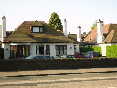 Acer Lodge Guest House - image 2
