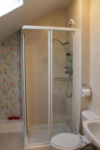 Sonas Guesthouse - image 12