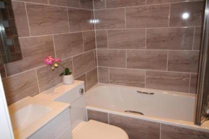 Sonas Guesthouse - image 8