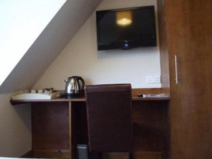 Cambridge House - image 19