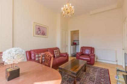 Menzies Apartments - image 10
