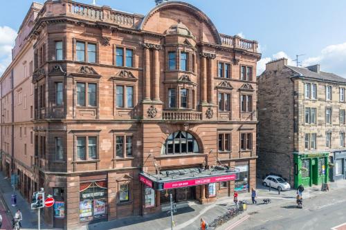Menzies Apartments - image 2