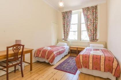 Menzies Apartments - image 6