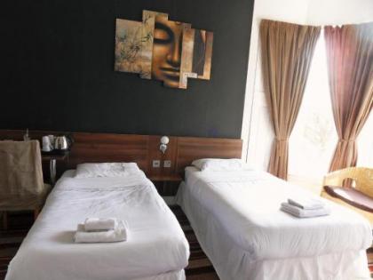 Blossom Guest House - image 12