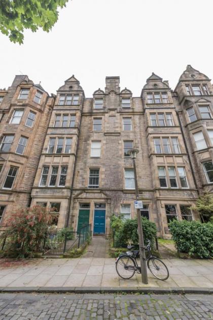 3 bed overlooking meadows park - image 4