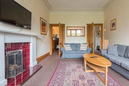 3 bed overlooking meadows park - image 7