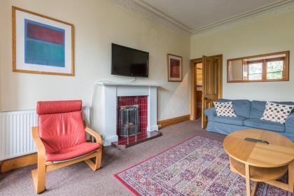 3 bed overlooking meadows park - image 8