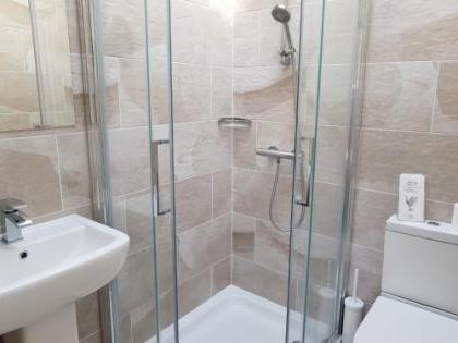 18 Craigmillar Park - image 14