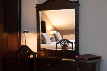 No. 11 Boutique Hotel - image 8