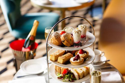 Mercure Edinburgh City - Princes Street Hotel - image 6