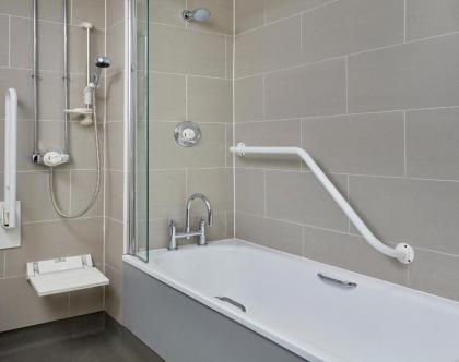 Leonardo Edinburgh City - image 11
