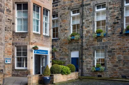 Leonardo Edinburgh City - image 8