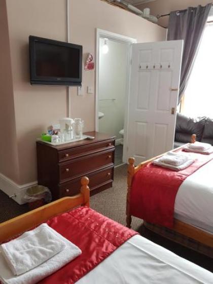 Dalry Guesthouse - image 18