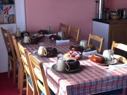 Dalry Guesthouse - image 2