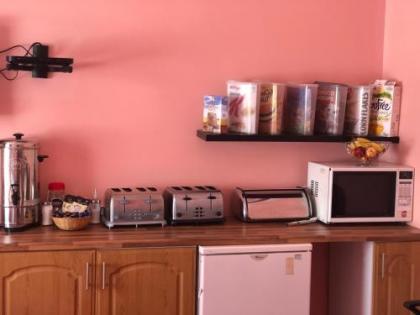 Dalry Guesthouse - image 4