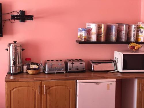 Dalry Guesthouse - image 5