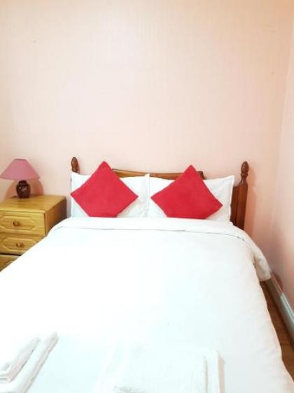 Dalry Guesthouse - image 6