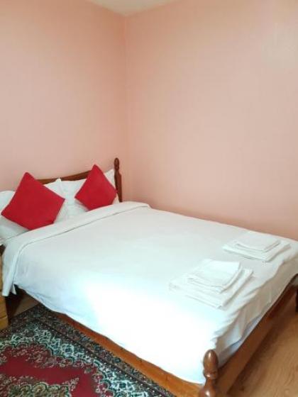 Dalry Guesthouse - image 9
