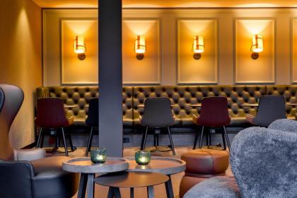 Motel One Edinburgh-Royal - image 10
