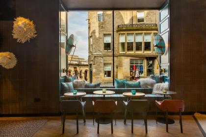 Motel One Edinburgh-Royal - image 16