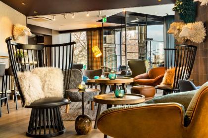 Motel One Edinburgh-Royal - image 17