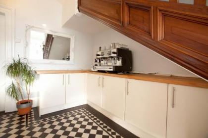 Garfield Guest House - image 6