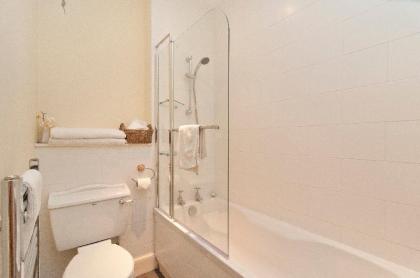Edinburgh Church Apartments - image 20