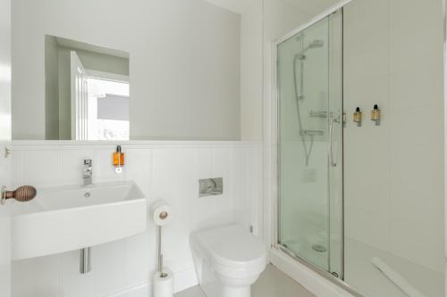 Destiny Scotland - Q-Residence - image 5