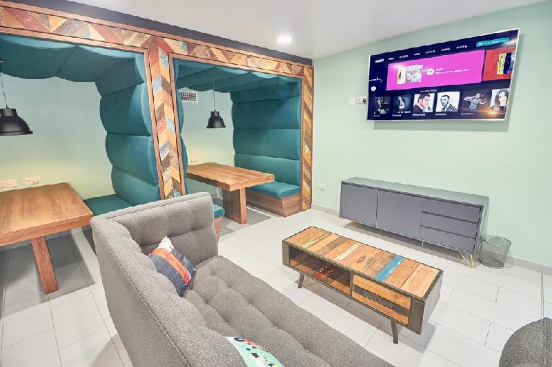 Destiny Student - Meadow Court - image 2