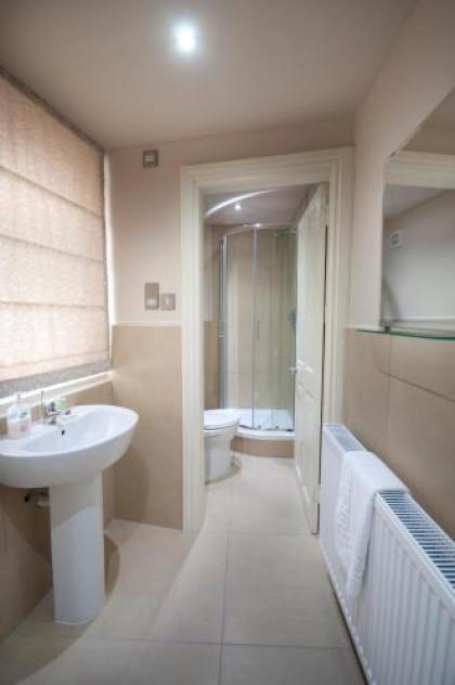 Palmerston Suites - image 19