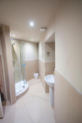 Palmerston Suites - image 3