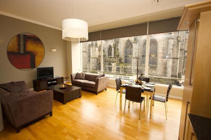 Burnets Apartments - image 10