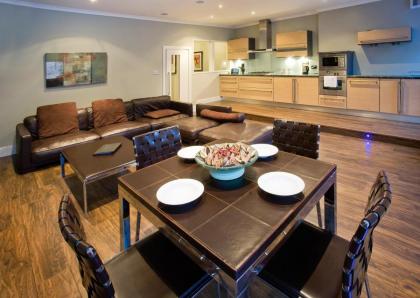 Burnets Apartments - image 13