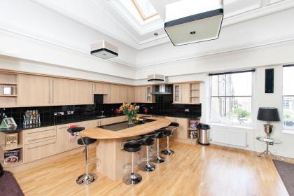 Burnets Apartments - image 2