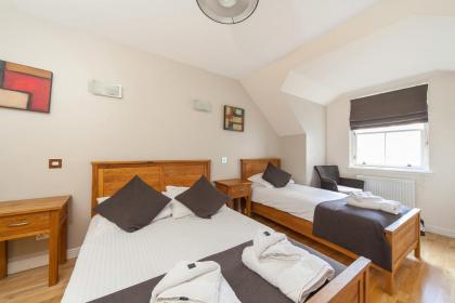 Burnets Apartments - image 21