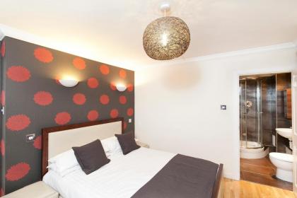 Burnets Apartments - image 25
