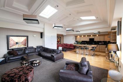 Burnets Apartments - image 3