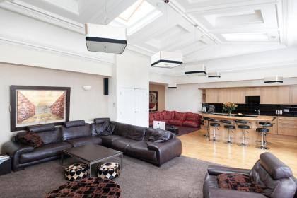 Burnets Apartments - image 30