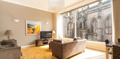 Burnets Apartments - image 7