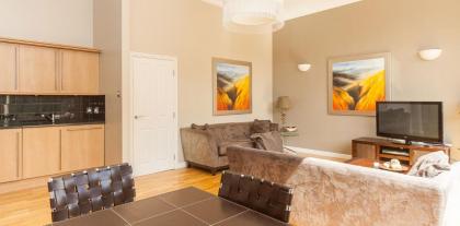 Burnets Apartments - image 8