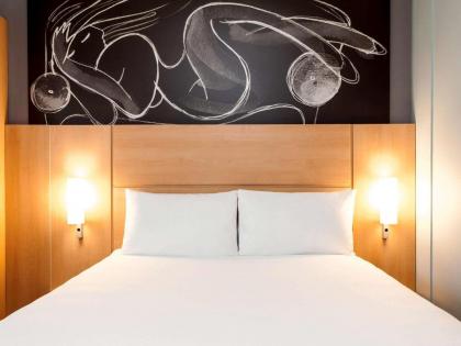 Ibis Edinburgh Centre South Bridge - image 14