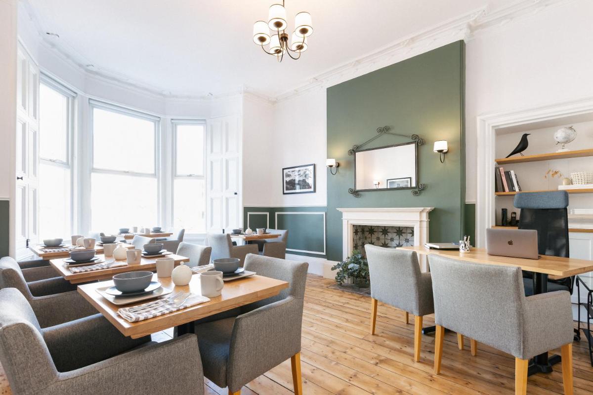 Castle Park Guest House - image 2