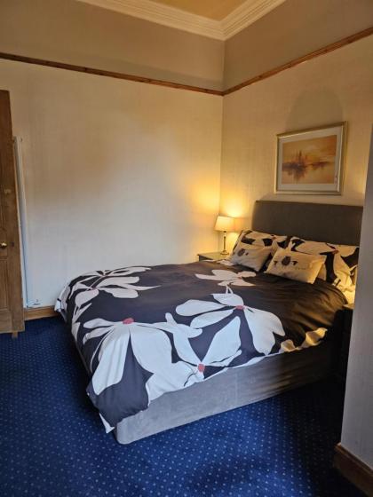 Smiths Guest House - image 11