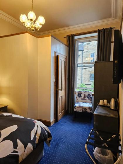 Smiths Guest House - image 12