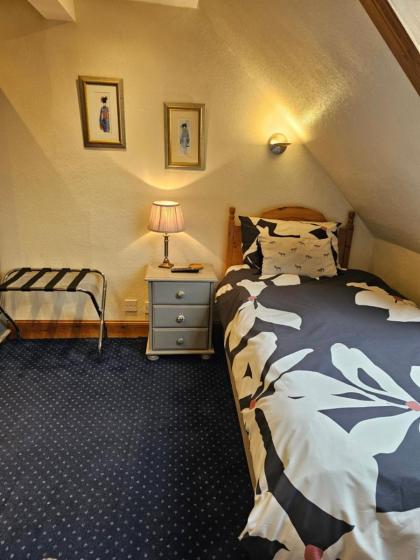 Smiths Guest House - image 16